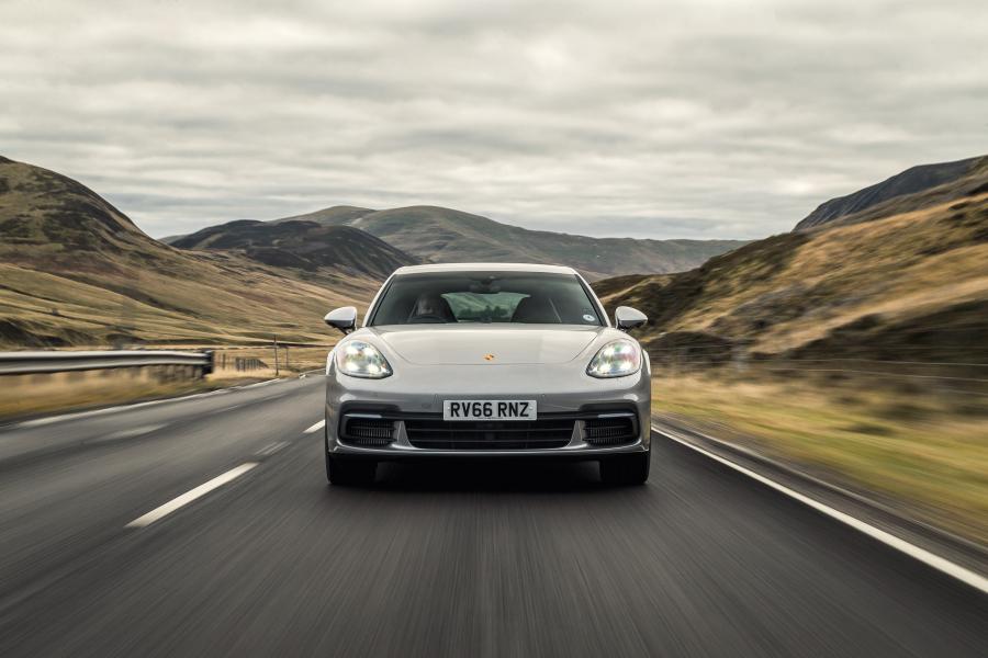  Porsche Panamera 4S 2016 года  (UK) (фото 13 из 28)